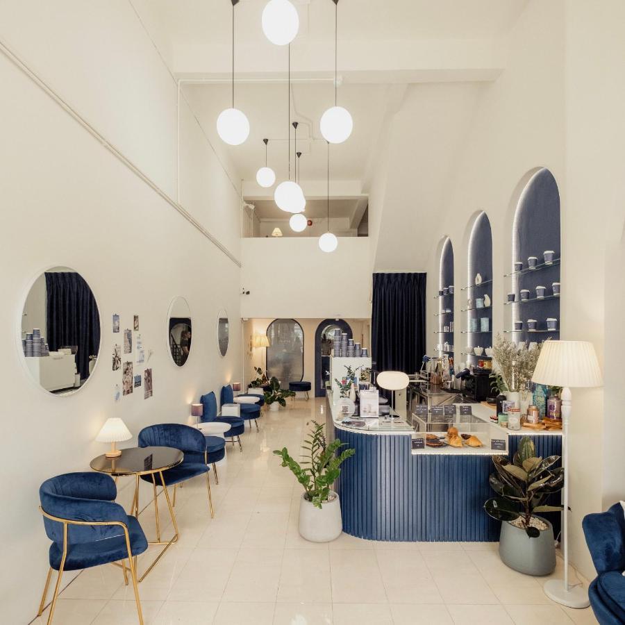 Shapel Hostel And Cafe Chiang Mai Bagian luar foto